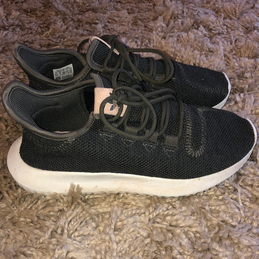 Women’s ADidas Tubulars!